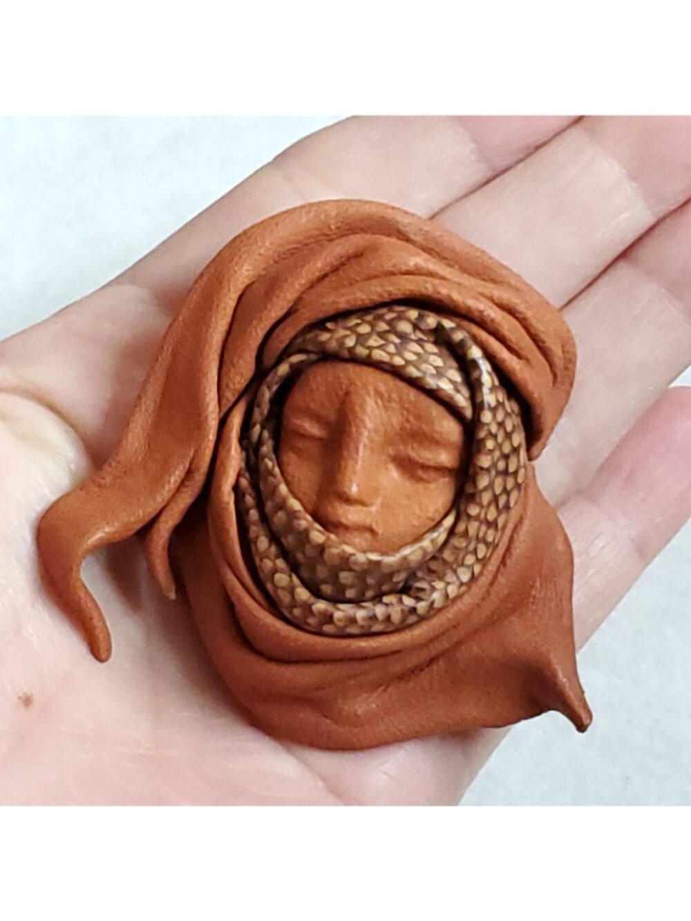 Lady Face Brooch 3D Brown Leather 2.5" - Picture 3 of 5
